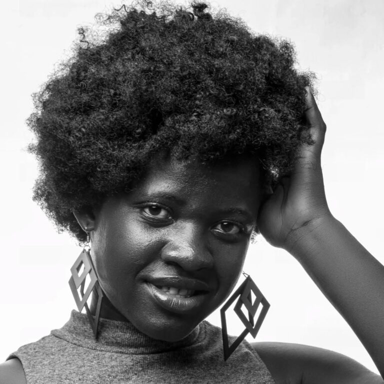 LAISSE-MOI TE DIRE D&rsquo;IRIKO DOKO OU LE SPECTACLE DU NON-TABOU